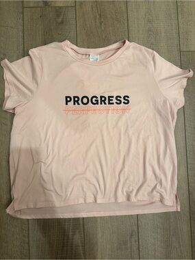 Progress Graphic Short Sleeve Tee in Light Pink